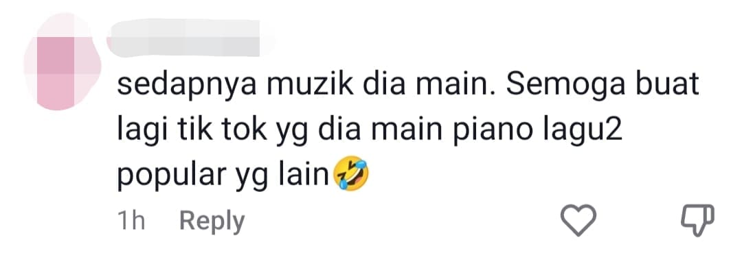 M'sian Security Guard Wows Netizens By Playing Howl's Moving Castle On Library Piano comment 2