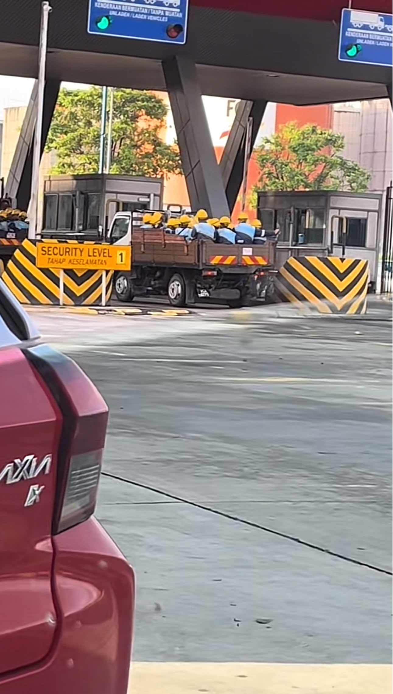 Construction workers with yellow safety helmet