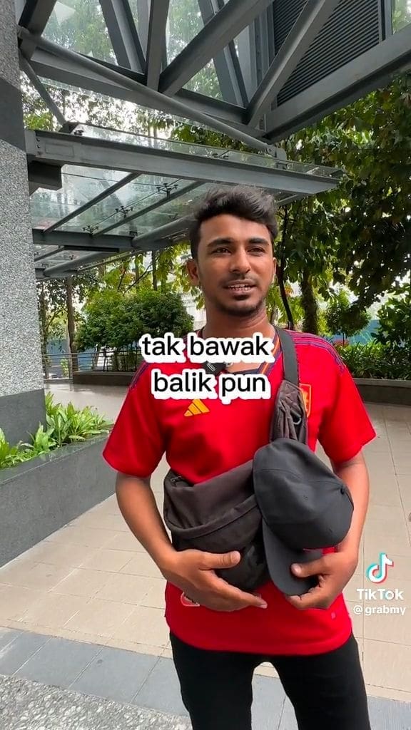 M'sian Grab Rider Who Saved Kitten From Busy Road Gets Rewarded For His Kindness