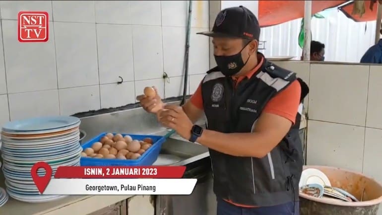 Penang's Famous Transfer Road Roti Canai Stall Ordered To Close Due To Hygiene Issues