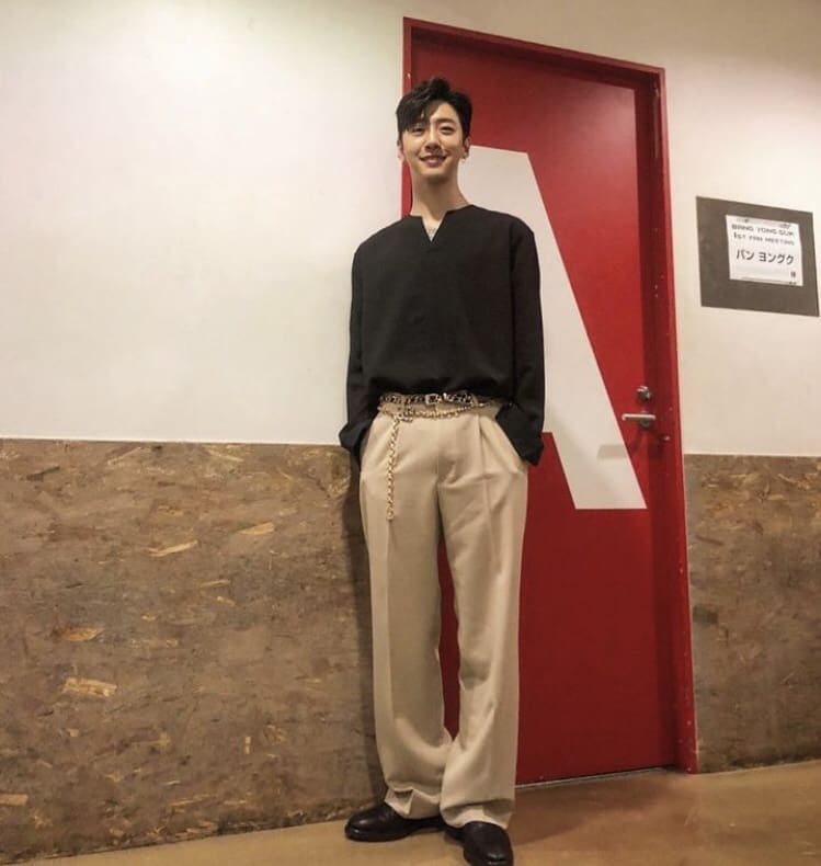 K-Pop Star Bang Yongguk Praised For Giving M'sian Fans 15-Min Break For Maghrib During Concert