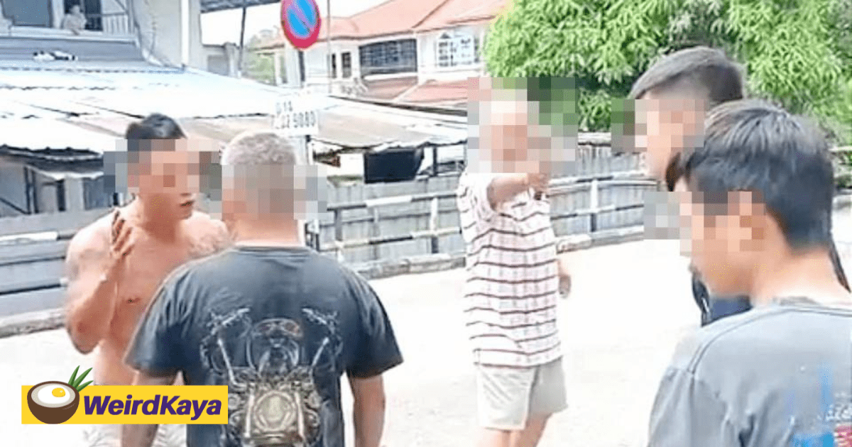 M'sian Father And Son Wield Meat Cleaver Over Loud Noise From Car Audio System