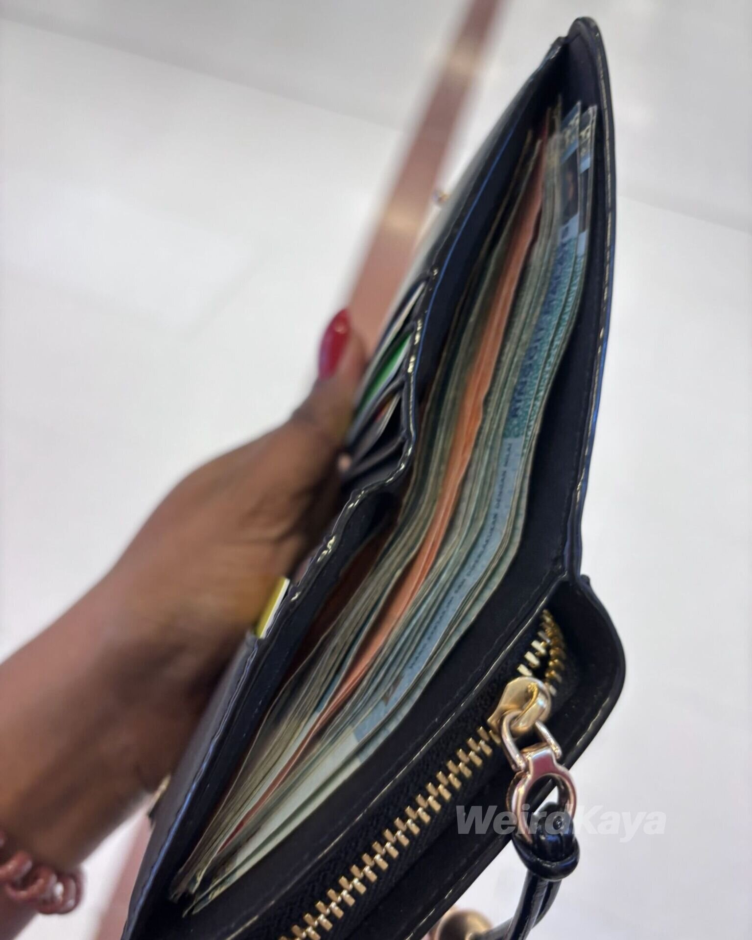 M’sian Says Wife Saves RM2K Monthly While He Goes Into Debt Paying For Family Expenses