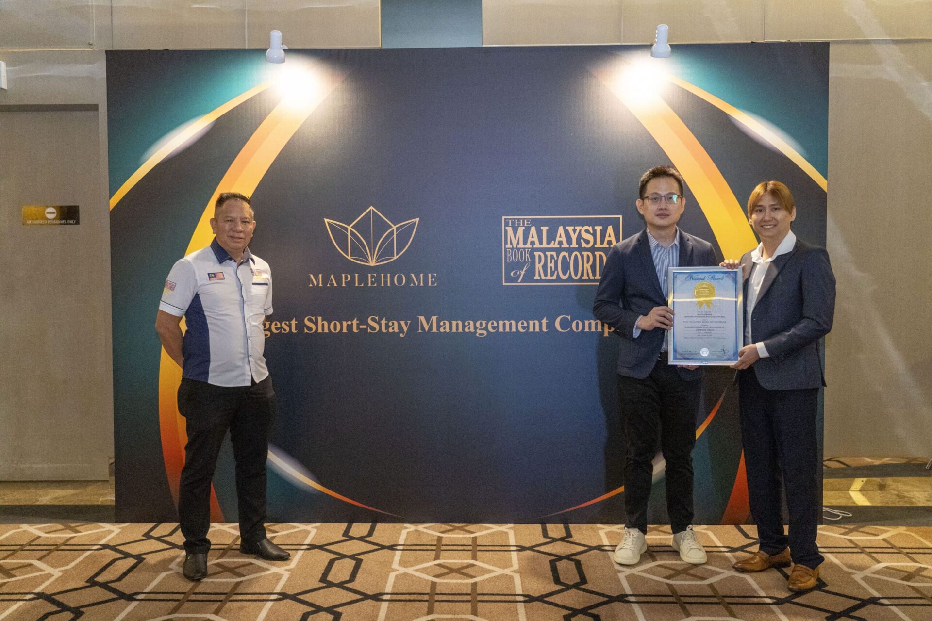 MAPLEHOME securing the title of %22Largest Short-Stay Management Company Chain%22 from The Malaysia Book of Record
