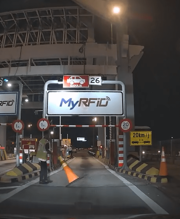 Motor tailgate RFID (2)