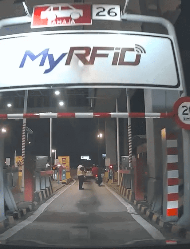 Motor tailgate RFID (3)