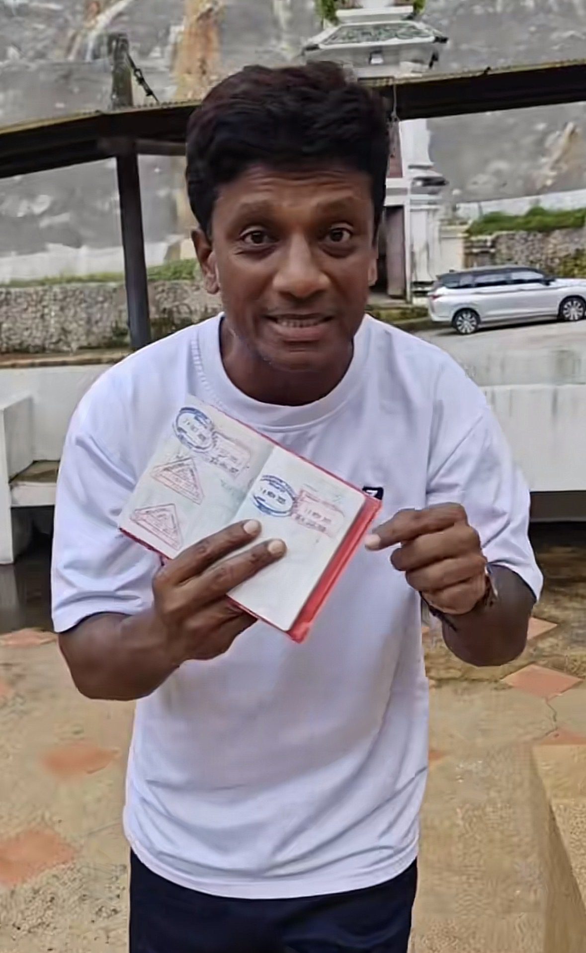M’sian Claims Thai Border Officers Skipped Stamping On Purpose, Then Accused Travellers Of Illegal Entry To Demand Money