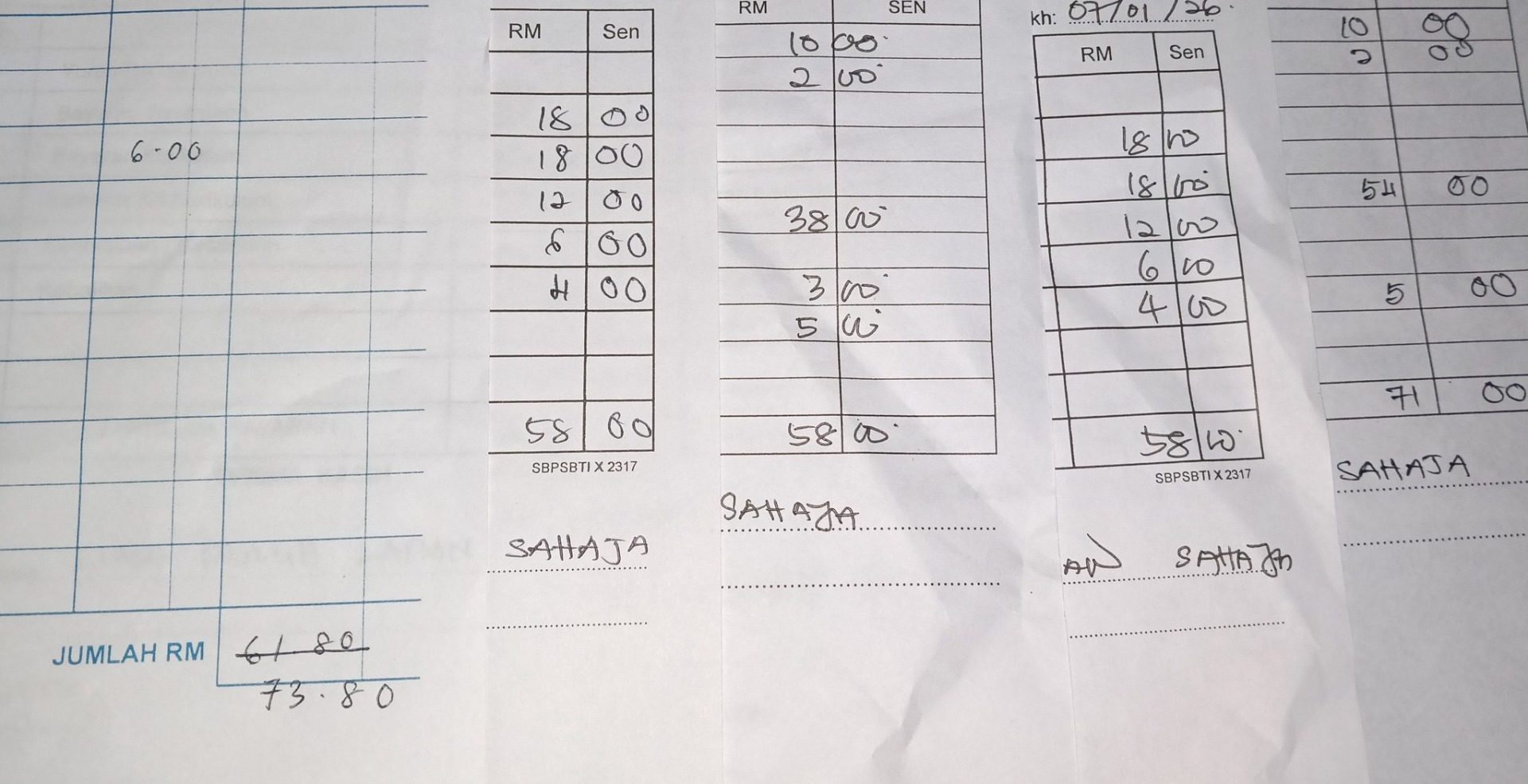 M'sian mum asks netizens to pay for kids' school fees