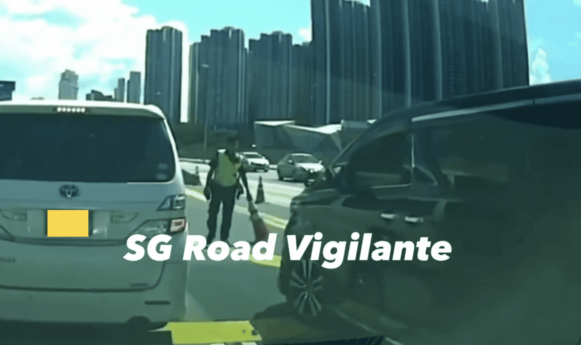 M'sian-Registered Car Cuts Queue And Ignores S'porean Police Who Stopped It At Woodlands Customs 001