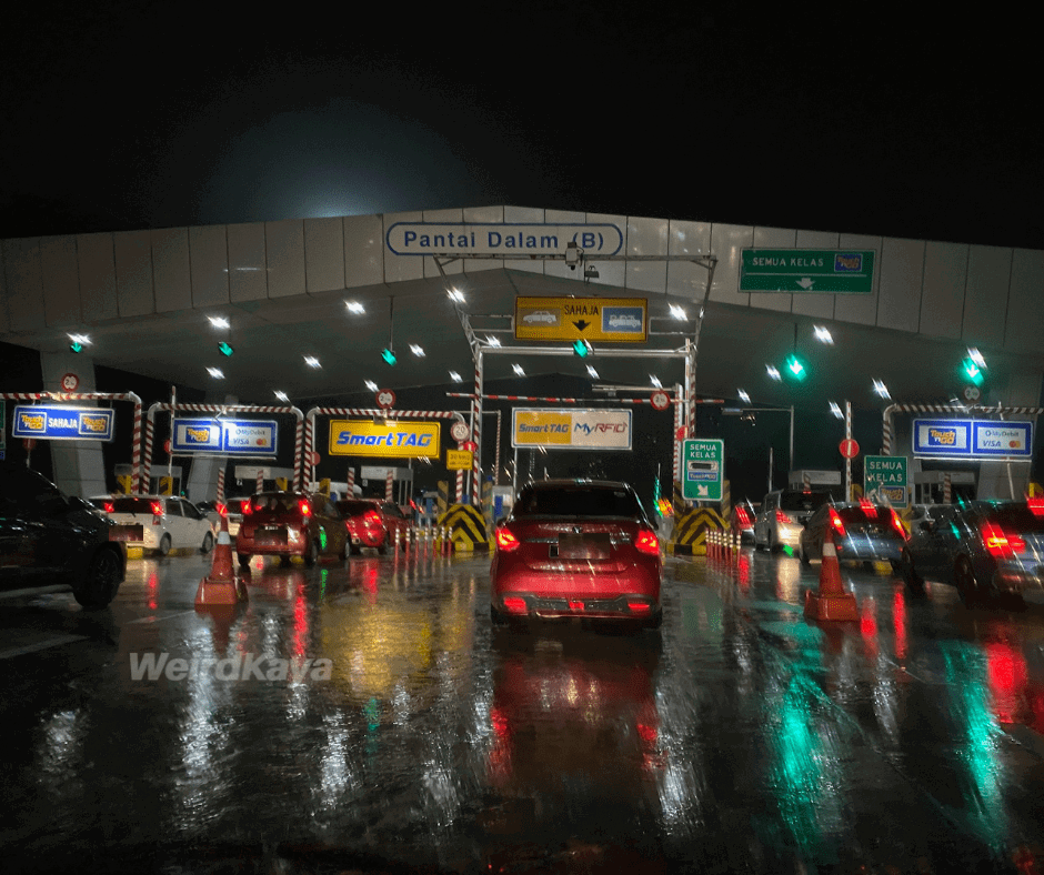 Pantai Dalam toll booth
