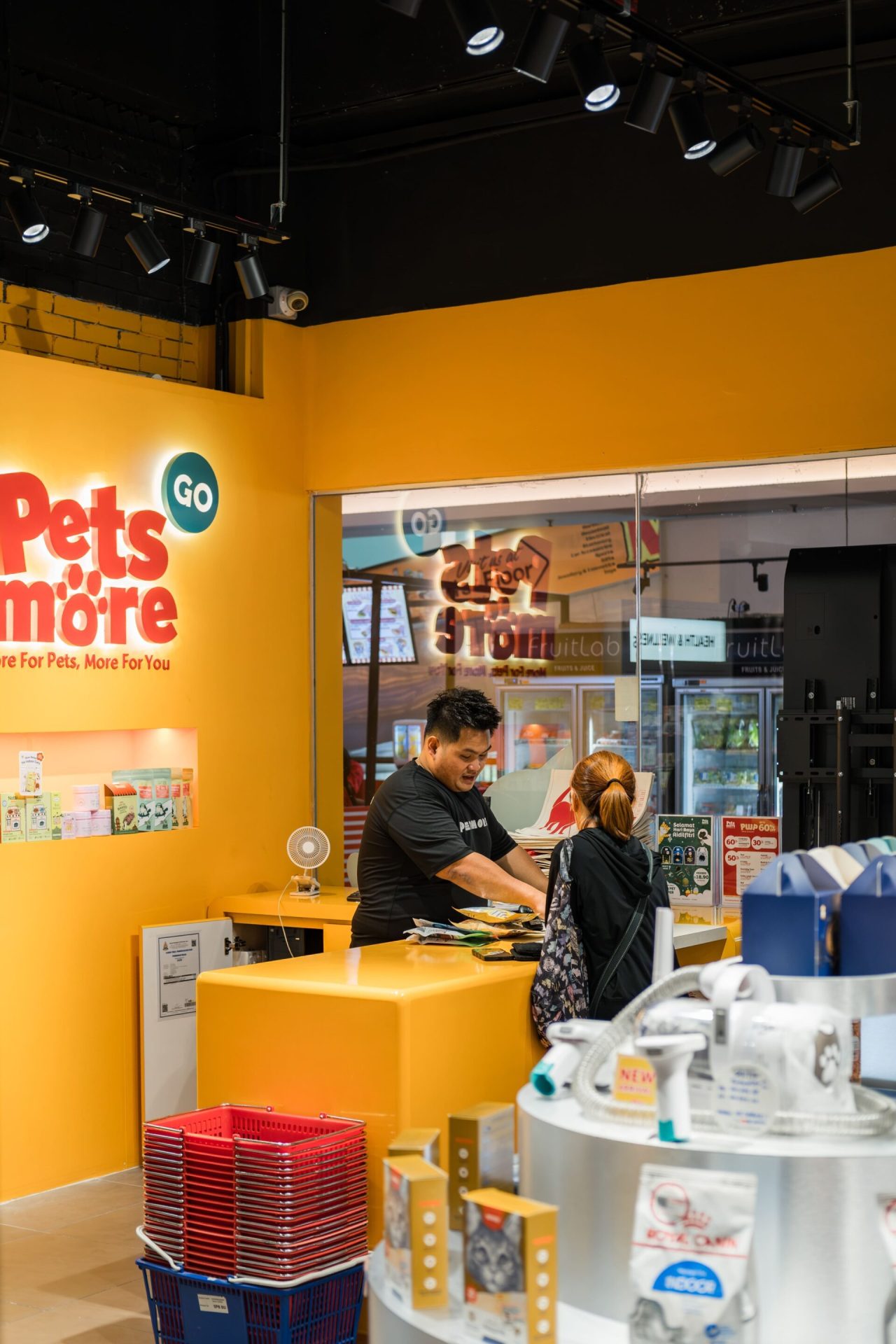 petsmore interior 5