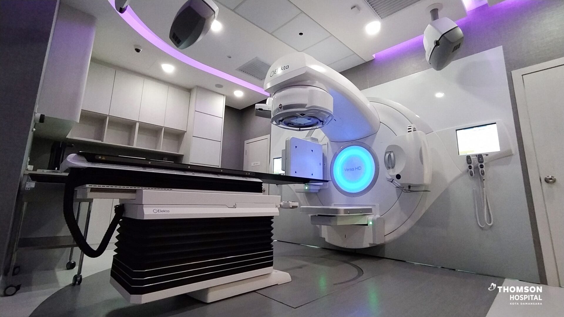 Thomson offers the medical linear accelerator (LINAC) which customises high energy x-rays or electrons to conform to a tumor_s shape and destroy cancer cells while sparing surrounding normal tissue