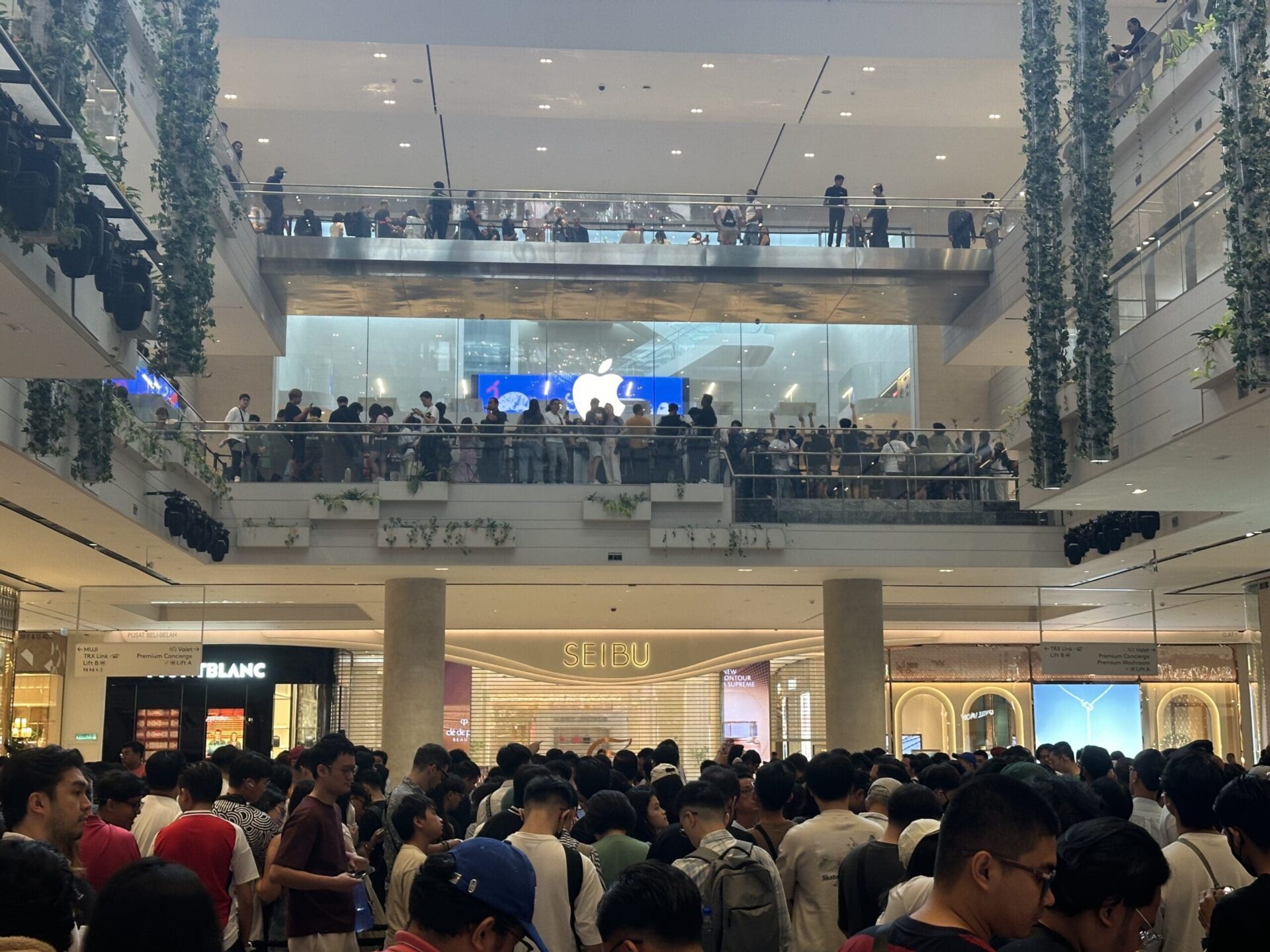 Queue Apple TRX 1
