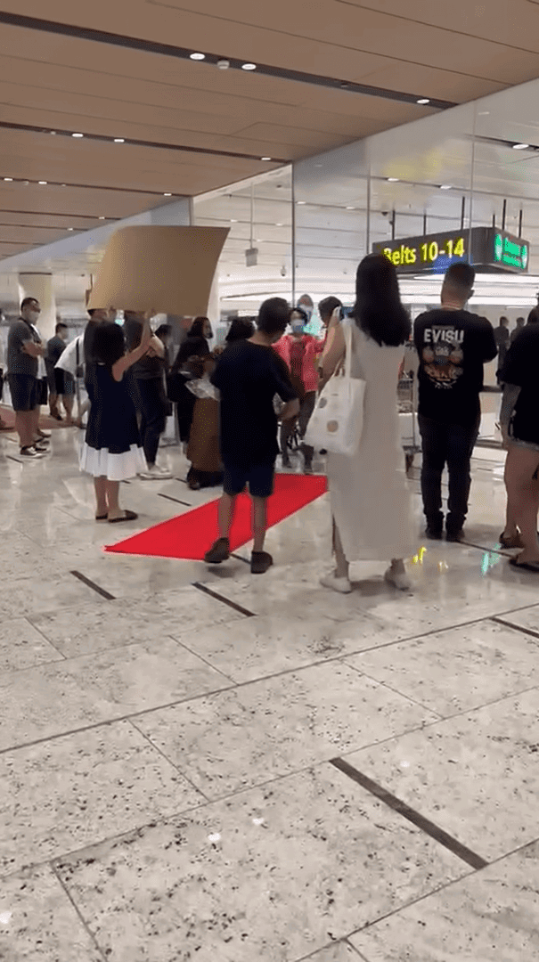 Family prepares red carpet for grandma
