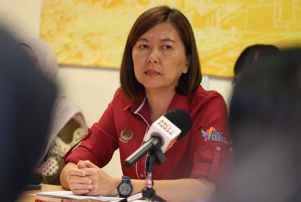 Sandrea giving speech during press conference