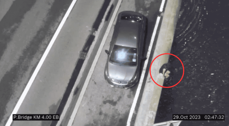 60yo M'sian Woman Allegedly Jumps Off Penang Bridge, Authorities Working To Locate Her