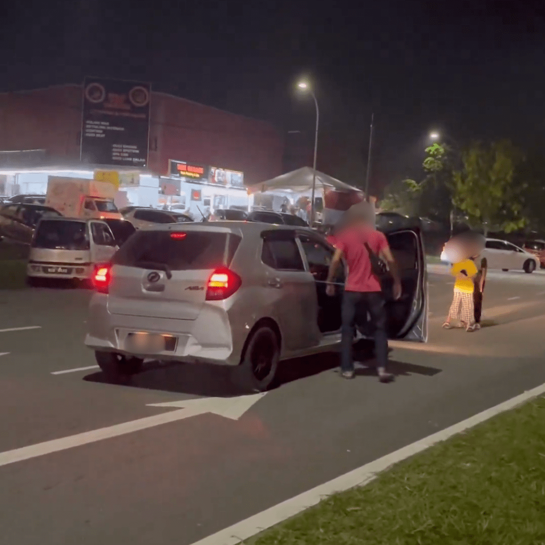 Soldier punches female driver in Senawang