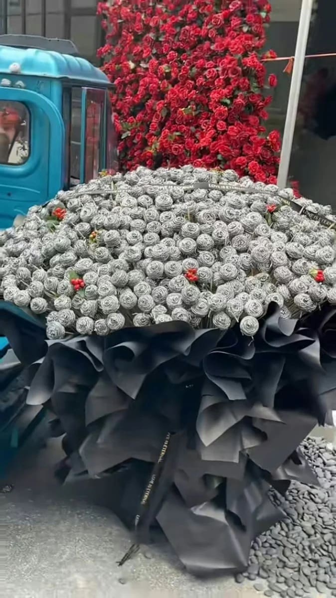 999 roses made of Steel wool 