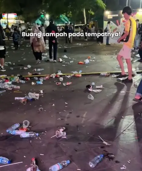 Venue filled with rubbish