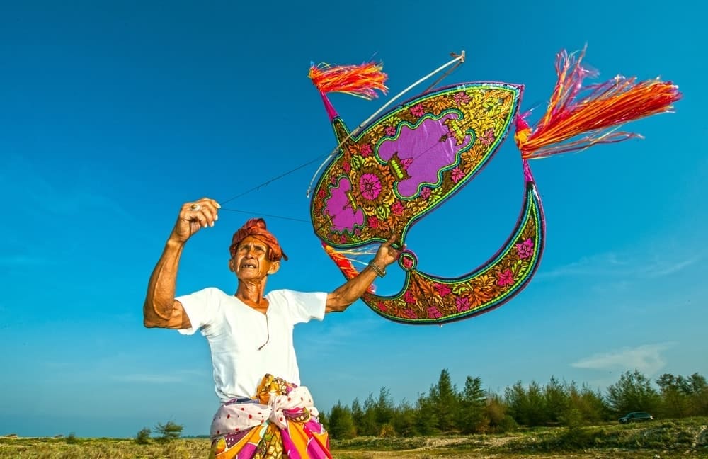 5 Malaysian Traditional Games That You SHOULD Know