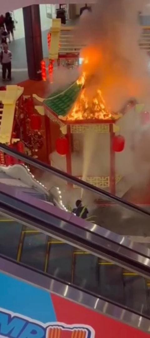 M’sian man puts out fire at IOI Puchong mall