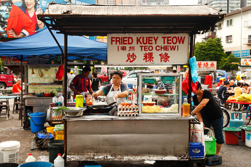 Lady cooking char key tiow