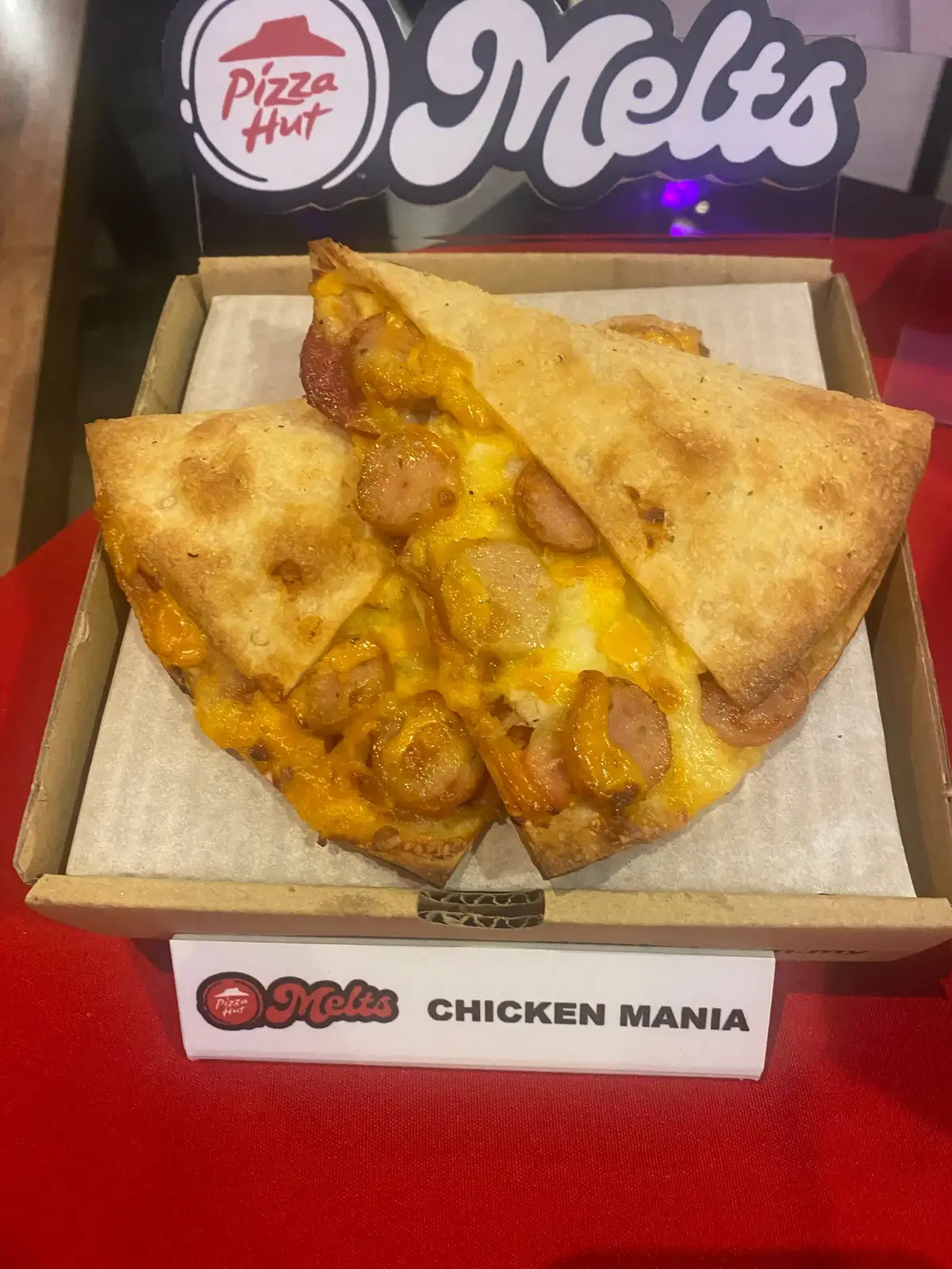 Pizza hult melt: chicken mania