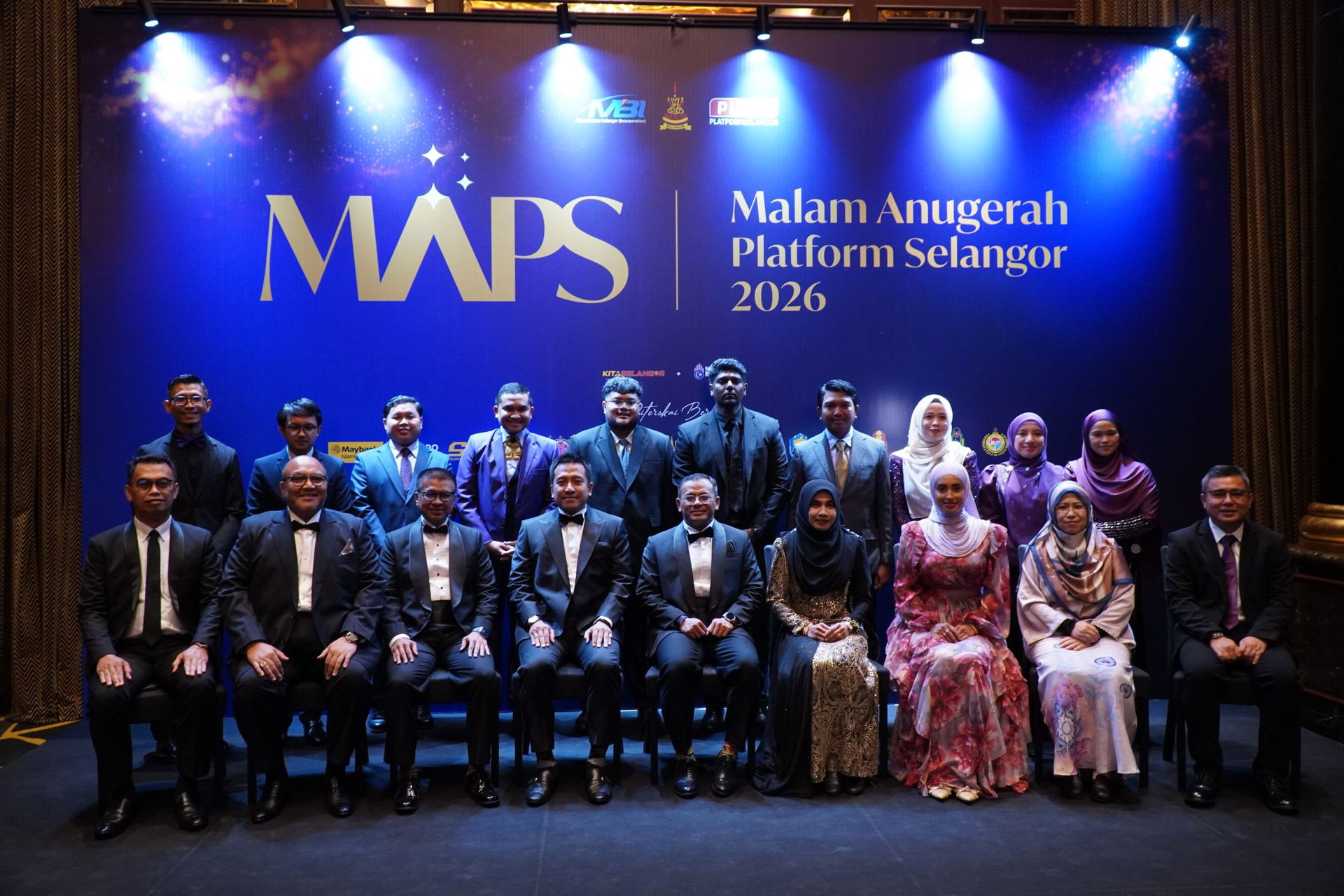 1 - Datuk Menteri Besar Datuk Seri Amirudin Shari with the organisers of the MAPS 2026