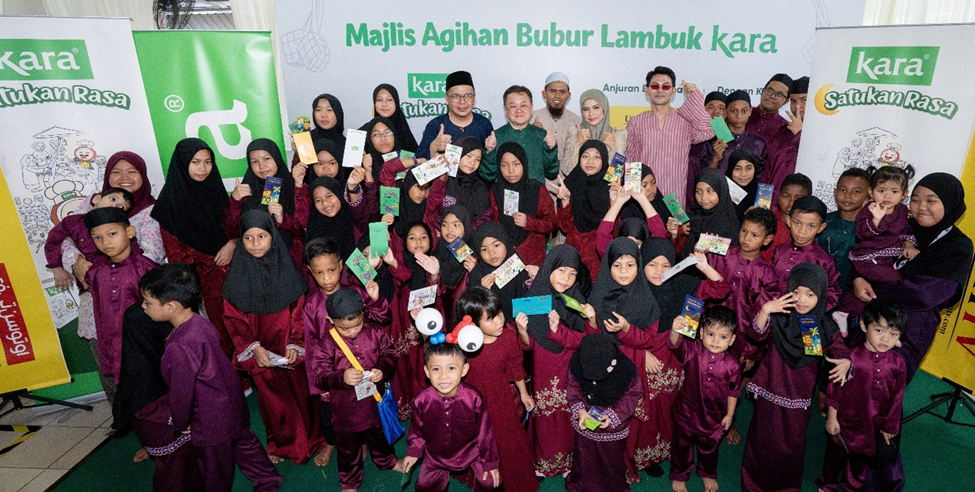 1- Kara Satukan Rasa Bubur Lambuk Distribution Ceremony - group photo