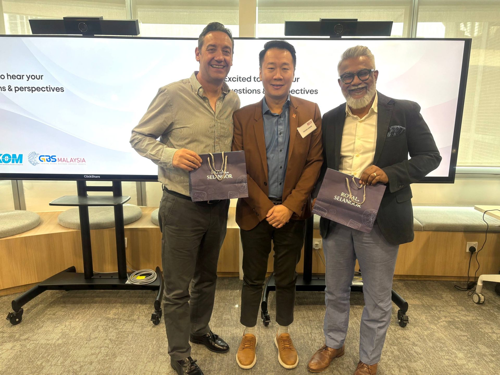 1 - Raymond Davadass with Lee Elliott at the Knight Frank (Y)OURSPACE MY Edition on March 2