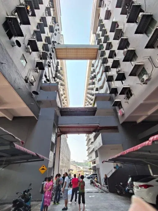 13yo schoolgirl falls to her death Sri Delima (1)