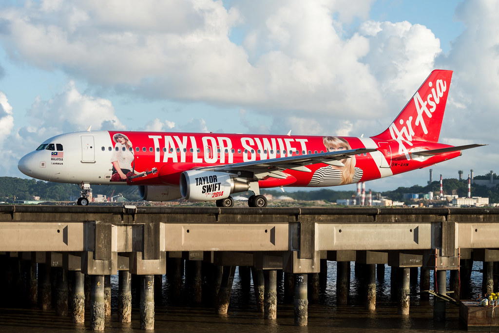 Airasia airbus a32o aircraft