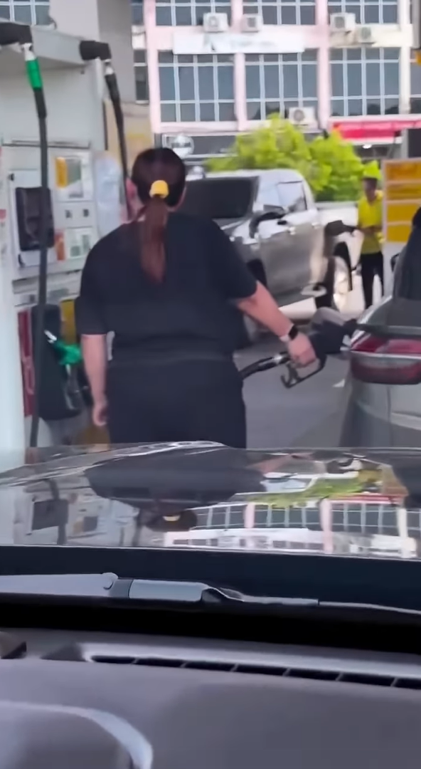 M'sian woman seen pumping diesel into her proton x50