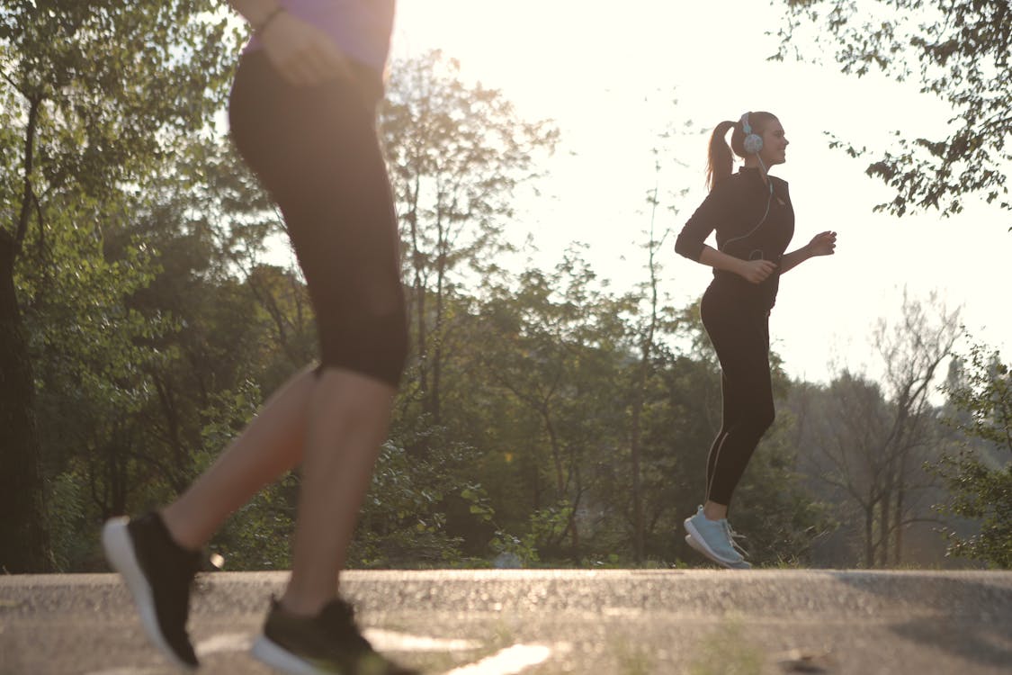 2 women exercising together