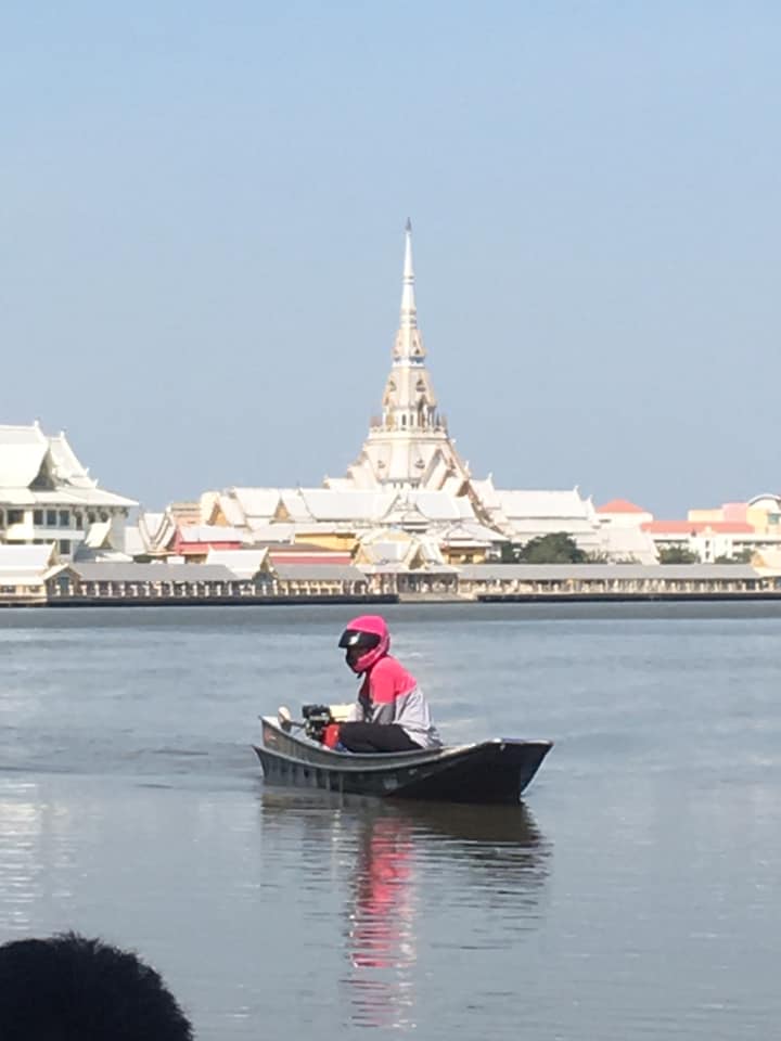 “foodpanda now has marine delivery service! ” thai rider causes online stir | weirdkaya