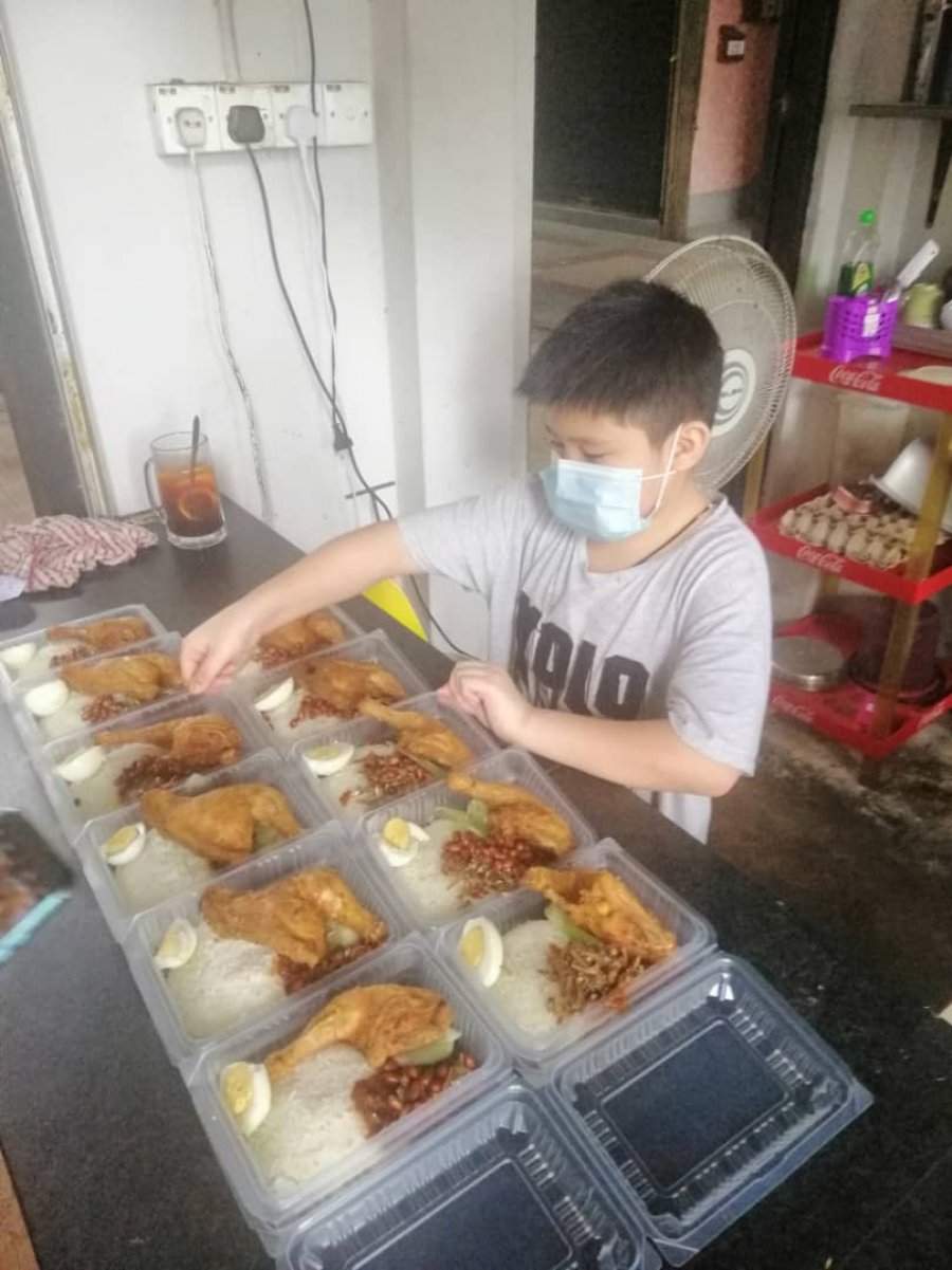 12yo nasi lemak seller aspires to be a future chef