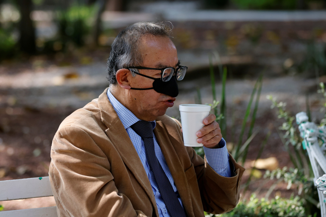 Researchers invent nasal mask to protect you while eating and drinking | weirdkaya