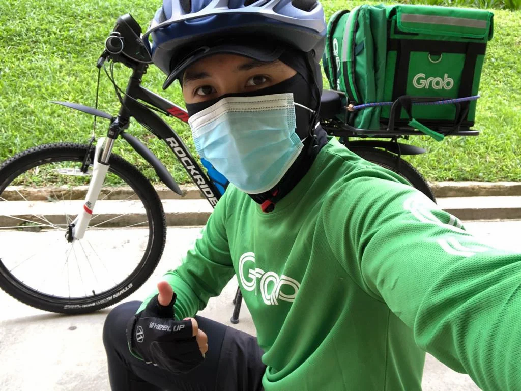 Meet zack, the m’sian who left his banking job to deliver meals in s’pore