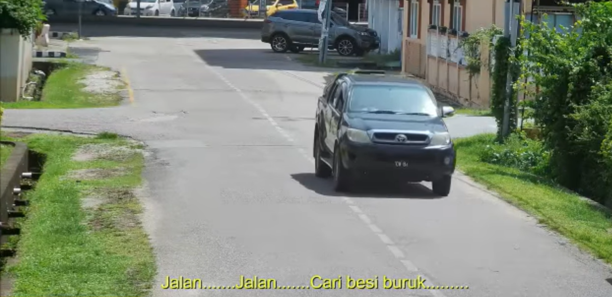 Not again! Driver caught on CCTV stealing manhole cover in crime-ridden area | WeirdKaya Not again! Driver caught on CCTV stealing manhole cover in crime-ridden area