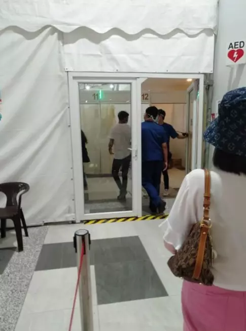 “We waited for too long!” JB couple travels to Singapore to get jabbed | WeirdKaya “We waited for too long!” JB couple travels to Singapore to get jabbed