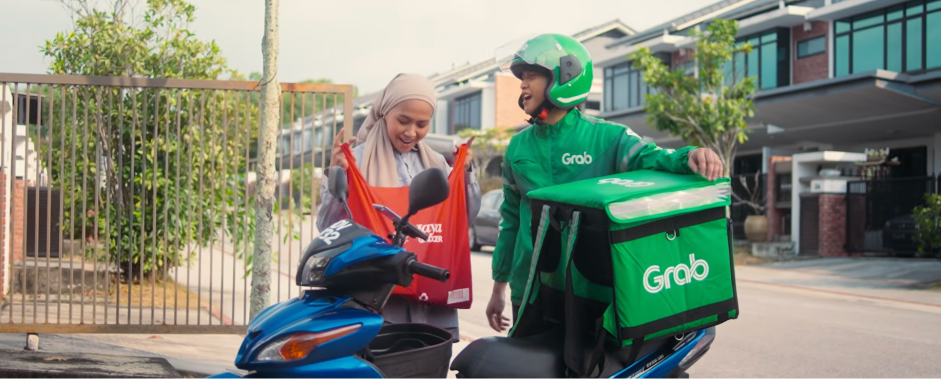 “huh grab suruh aku sabar?” — she waited hour for groceries, plot twist rupanya rider’s name is sabar 