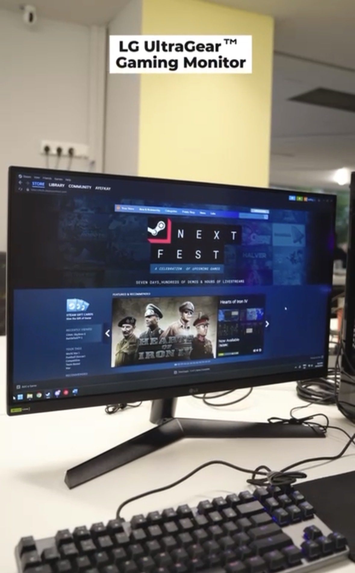 This office might be the best in the world and it’s all thanks to these lg setups 