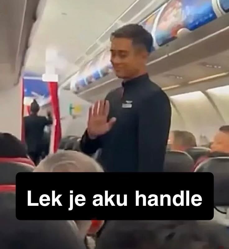  wk lek je aky handle 