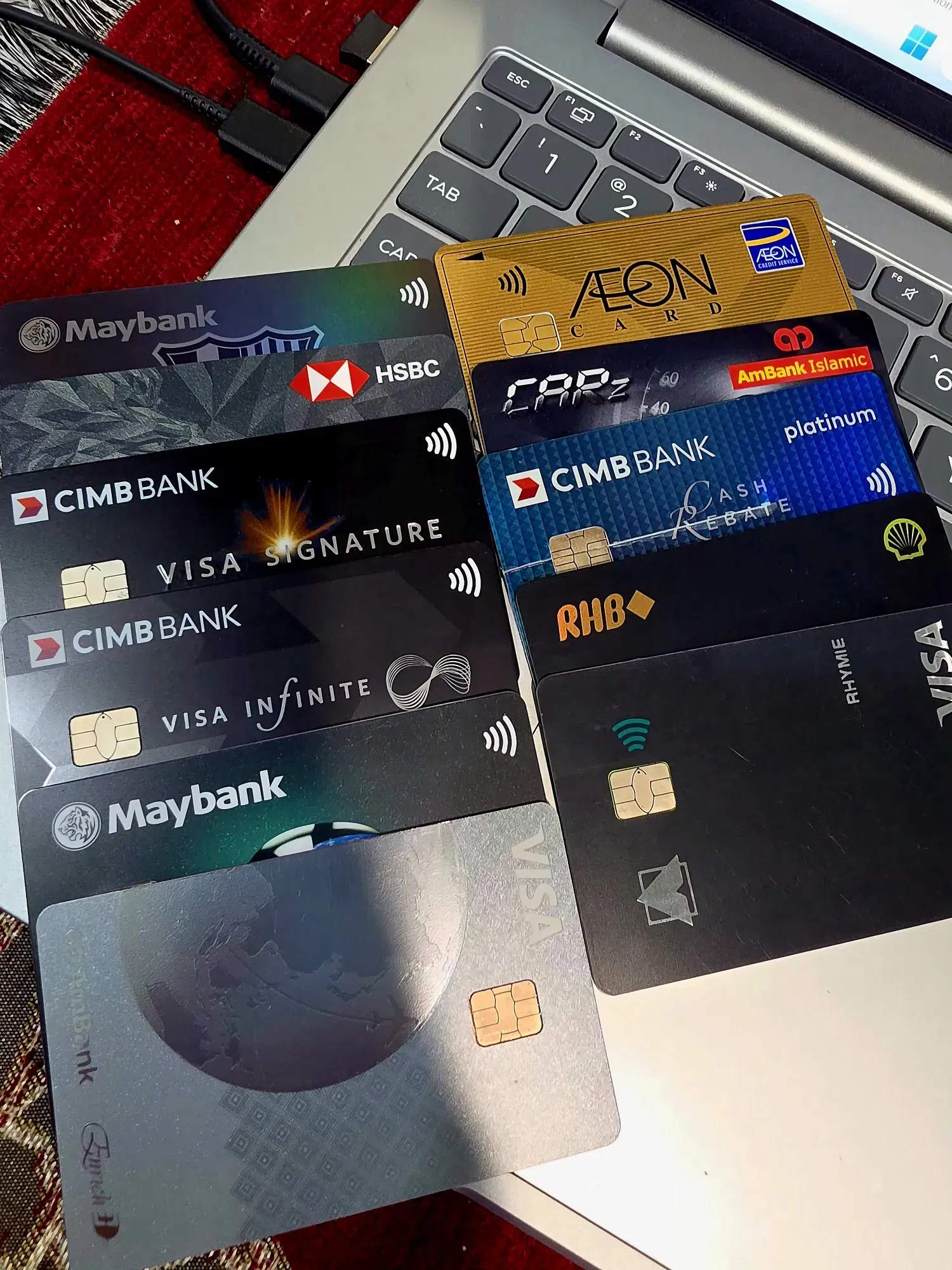  wk cimb, ambank, rhb bank, alliance bank, hsbc, citibank, uob, maybank, aeon credit, eon bank, hong leong bank, public bank, and ocbc bank 