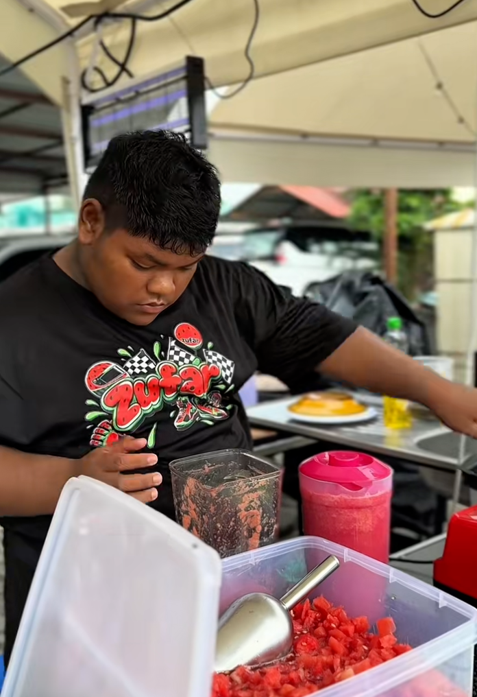  wk selling watermelon juice ( ) 