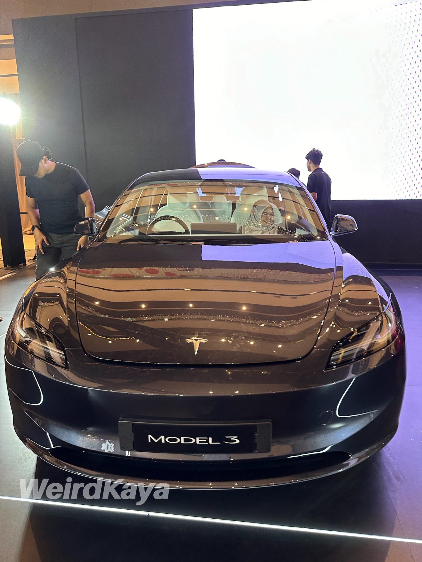  wk tesla model ( ) 