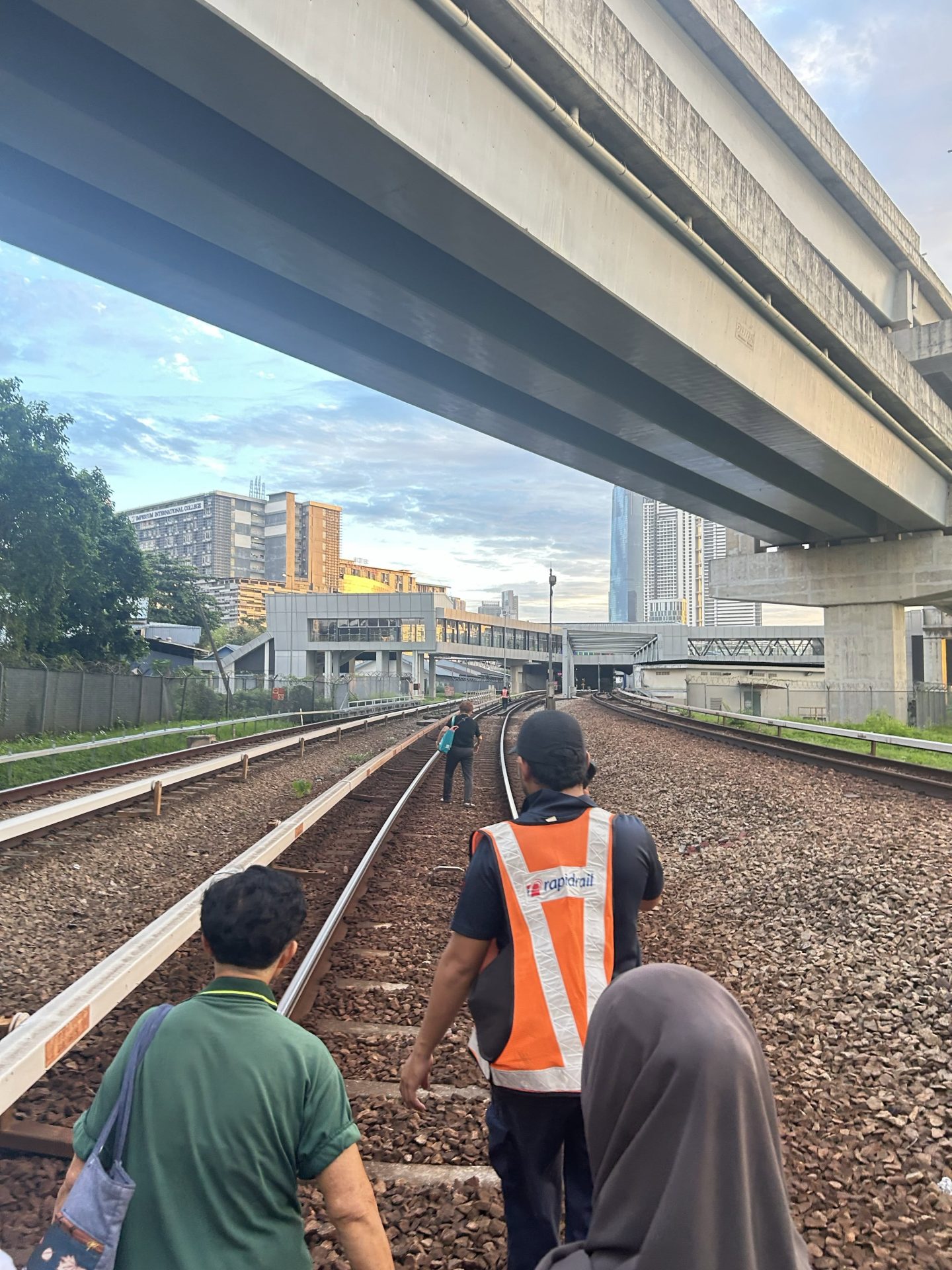 wk walking on track
