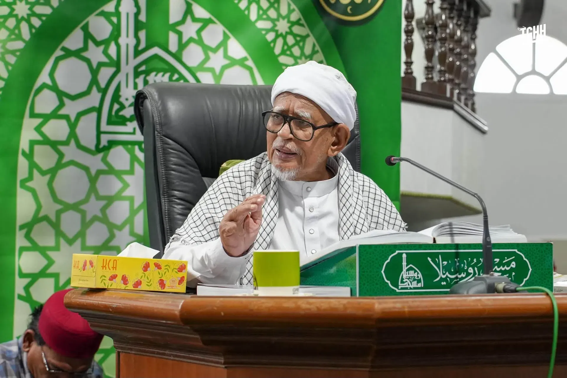  wk hadi awang 