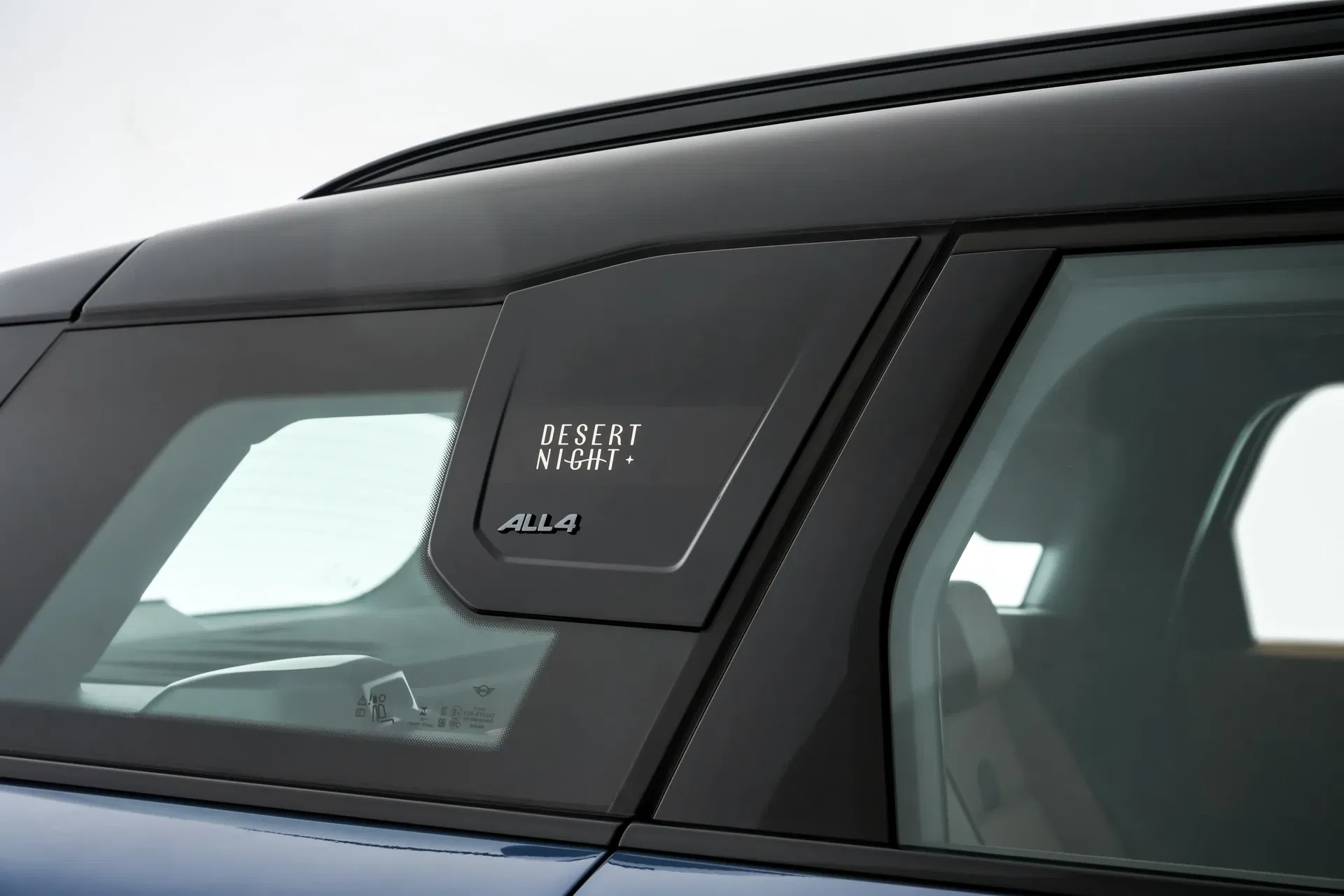 wk mini countryman s desert night c pillar