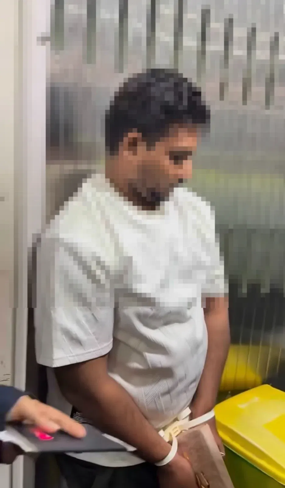 wk passenger from india allegedly tries to force open emergency exit on kl kochi flight, gets arrested.....